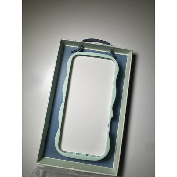 iPhone 17 pro max case - Picture 3 of 3